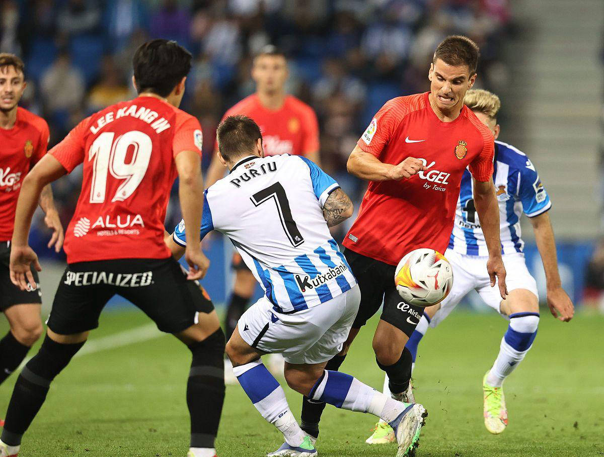 爱游戏中国官网-卡利亚里客场大胜，豪取三分壮行的简单介绍