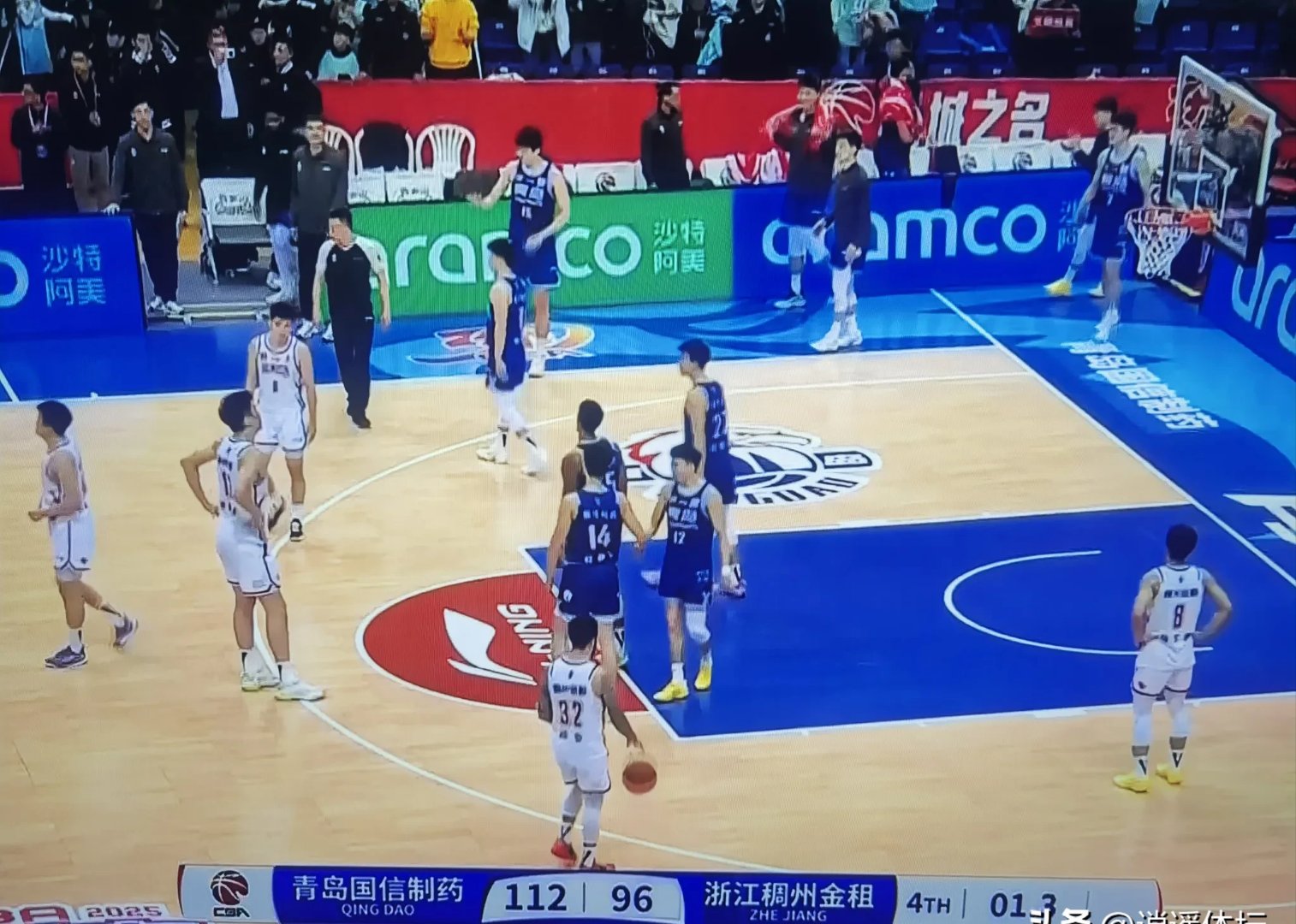 爱游戏官方-青岛队迎来关键胜利，挽救连败局面