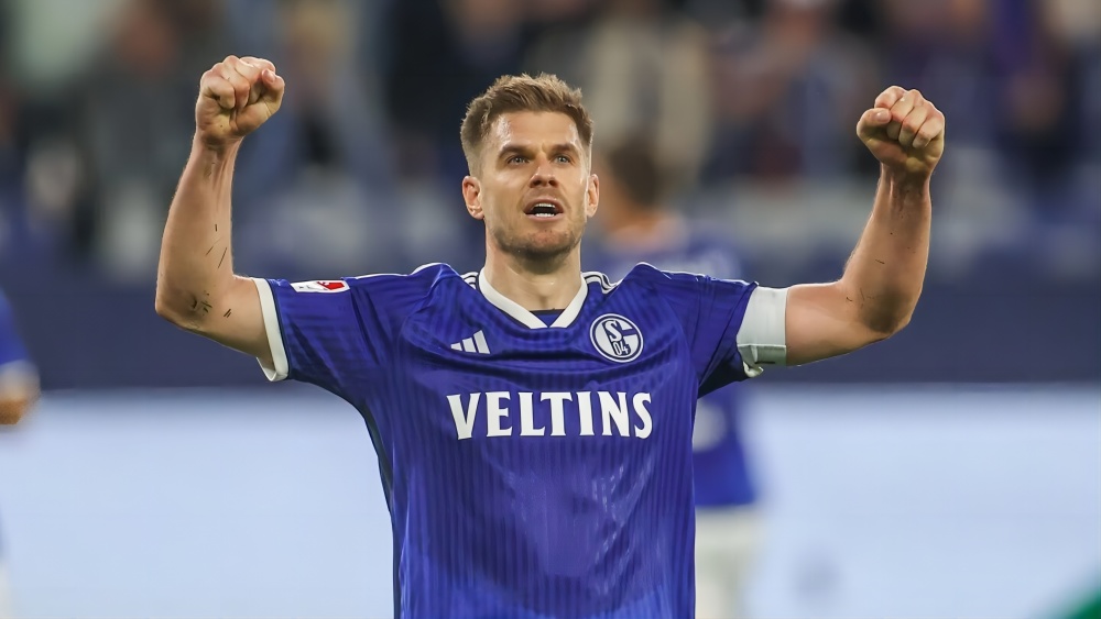 爱游戏竞技-沙尔克球员纷纷续约，稳固球队阵容