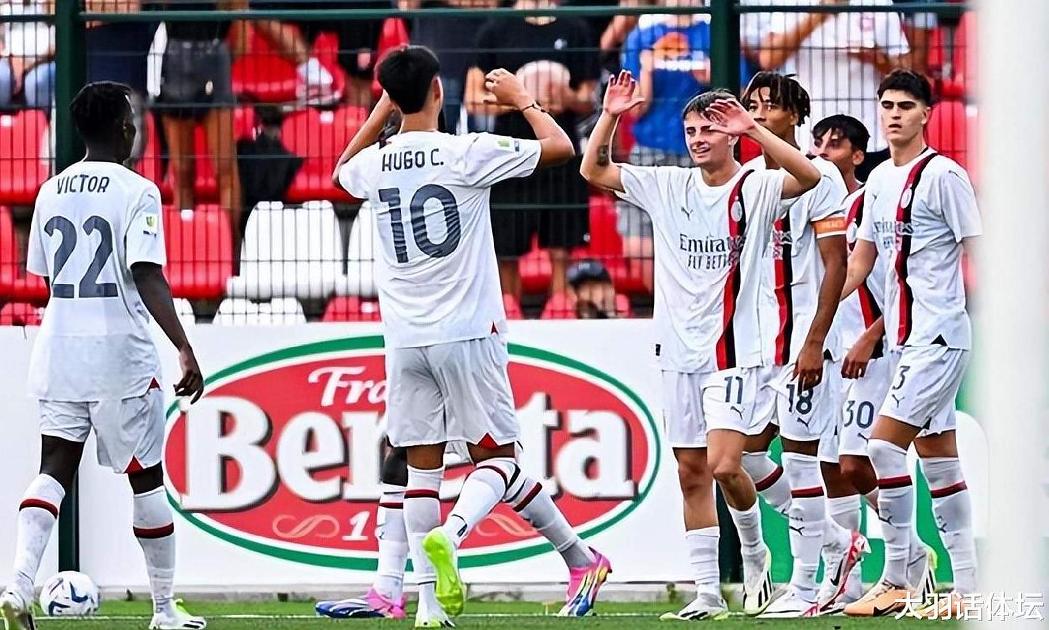 爱游戏培训-AC米兰备战新赛季，球队发布赛程安排，备战计划一览无遗