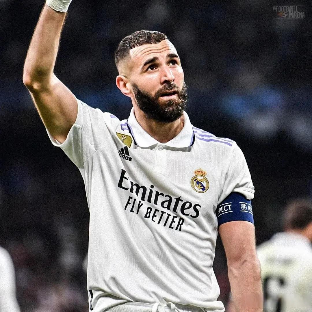 爱游戏官方入口-包含皇家马德里球星本泽马受伤将缺席接下来的比赛，球队护卫团仍需强化的词条