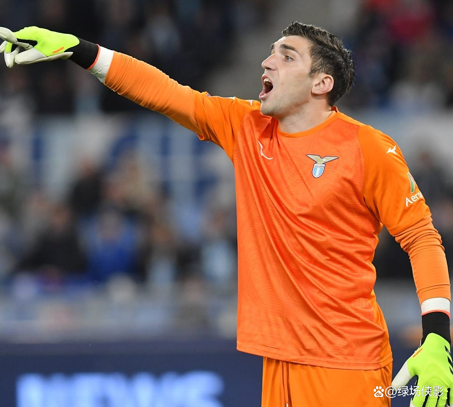 荷兰球员暗示有意加盟英超俱乐部