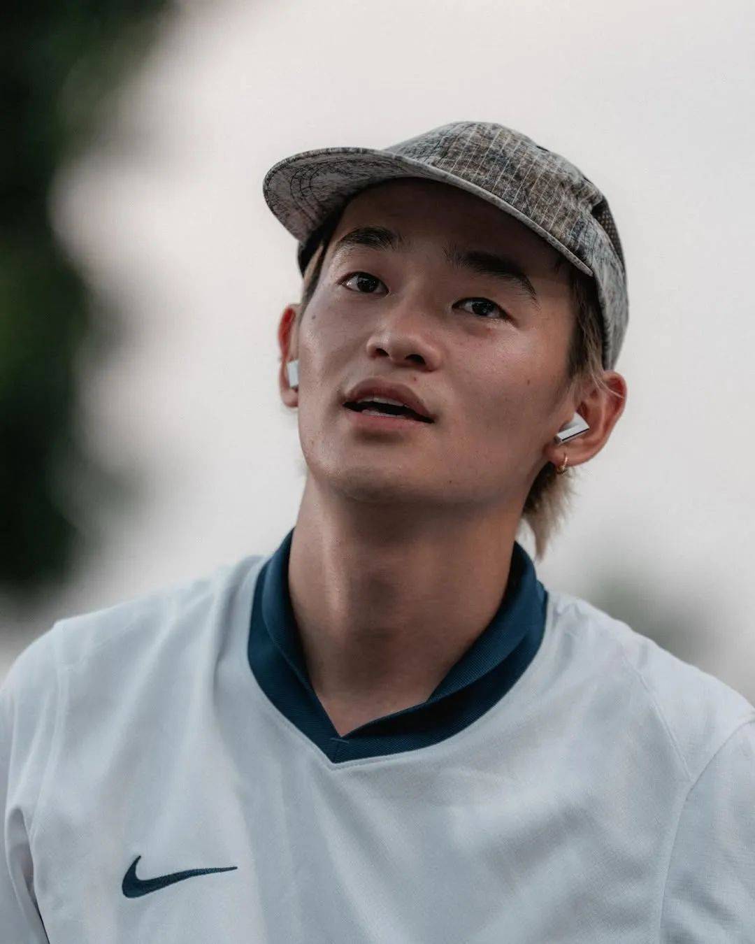 日本运动员创造新纪录，荣登领奖台