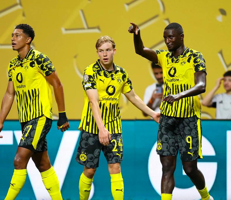 马德里竞技在半决赛中惨遭淘汰,无缘欧冠决赛! 马德里竞技在半决赛中惨遭淘汰,无缘欧冠决赛!