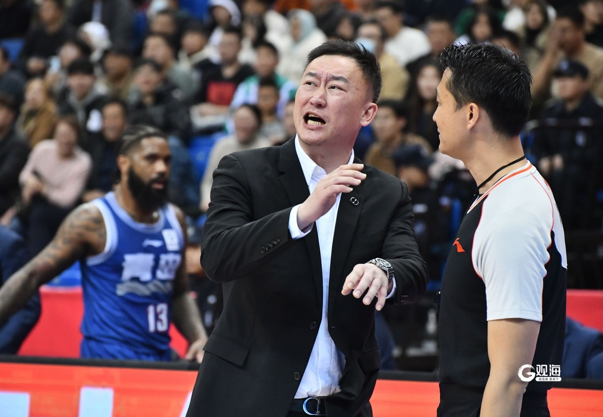 爱游戏app下载-青岛男篮实力抢镜，夺得惊险胜利