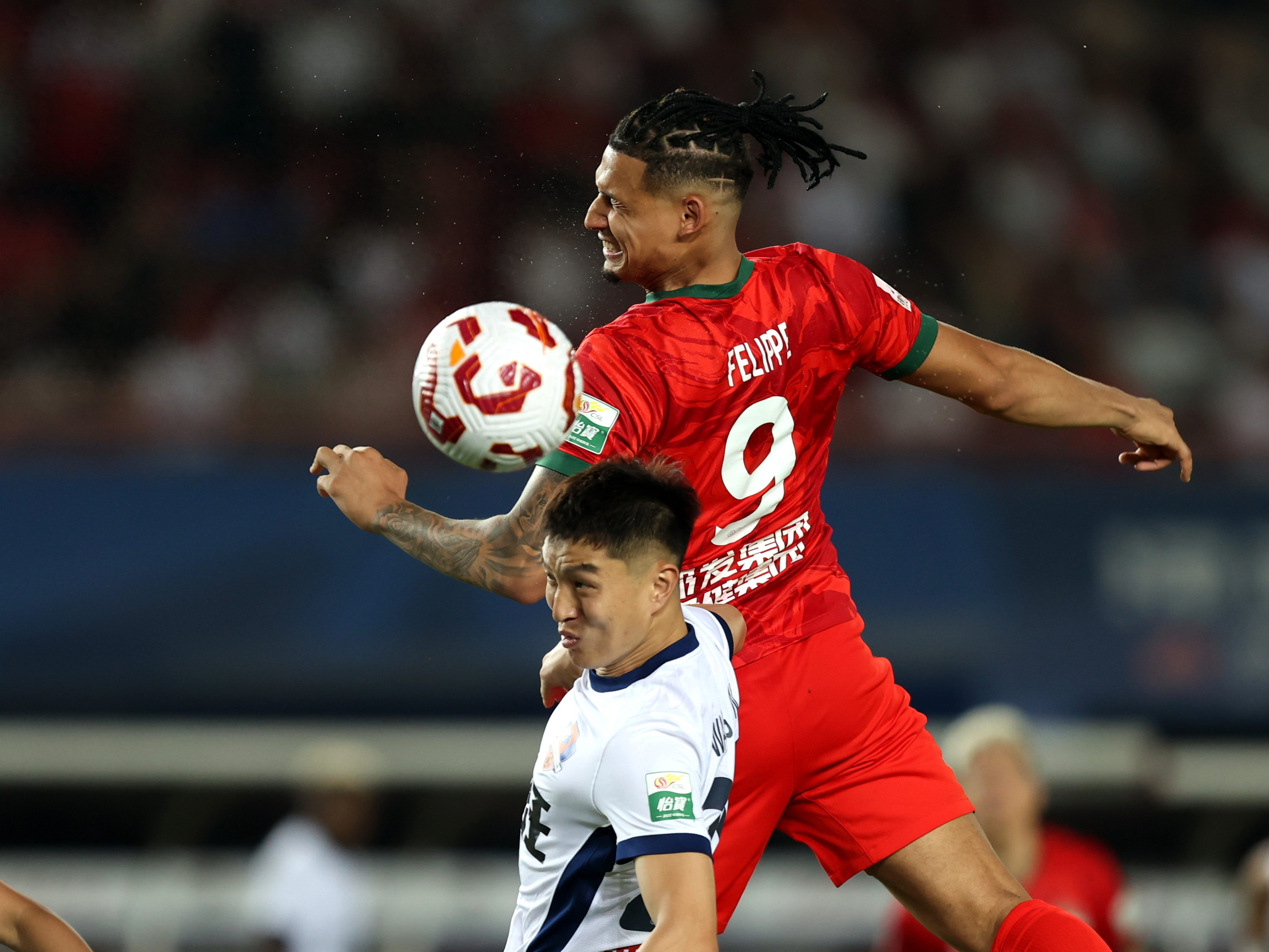 包含南特客场战胜对手，取得关键胜利的词条